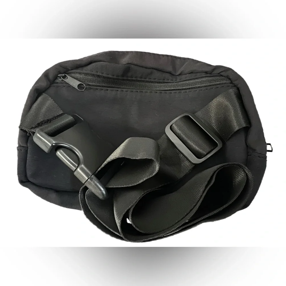 NWT Halara Crossbody Bag with Adjustable Strap, Black